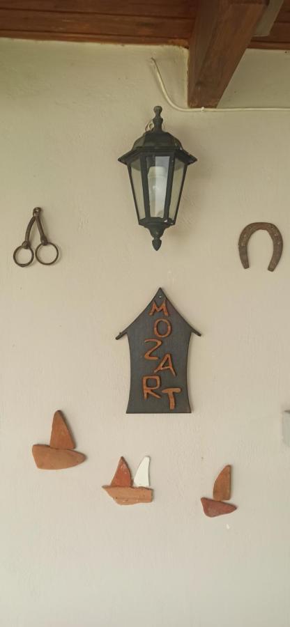 Mozart House Studio อมารินโธส ภายนอก รูปภาพ